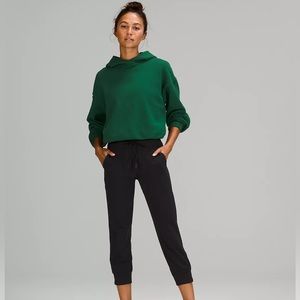 Lululemon Ready to Rulu Joggers Cropped (Size 4)